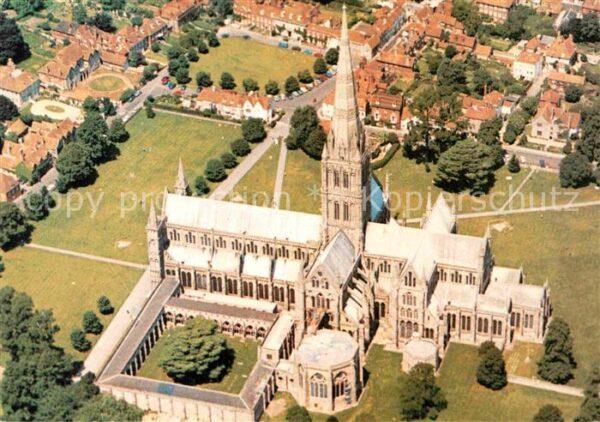 Wiltshire UK Fliegeraufnahme Salisbury Cathedral