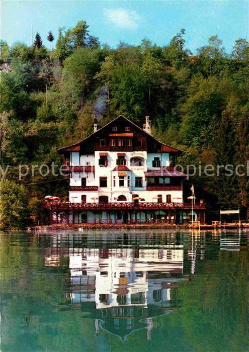 Millstatt Millstaettersee Schlossvilla Wasserspiegelung