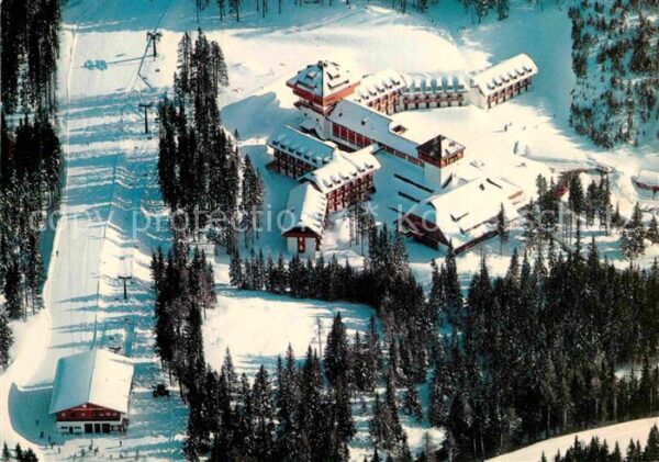 Katschberghoehe Robinson Club Wintersportplatz Alpen Fl