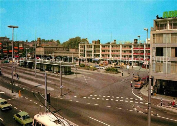 Arnhem Stationsplein Bahnhofsplatz