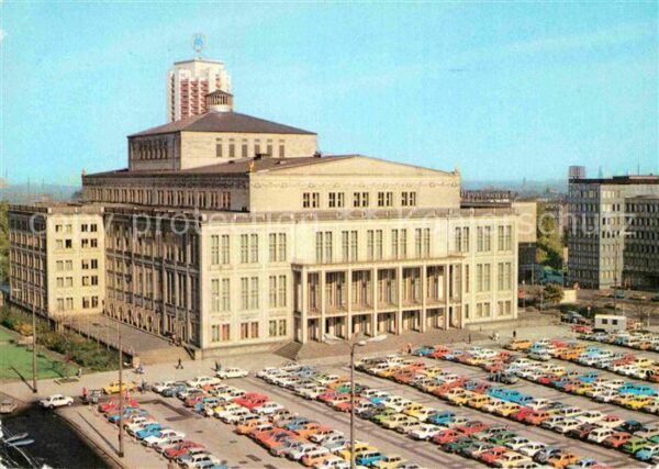 Leipzig Opernhaus mit Karl Marx Platz Messestad