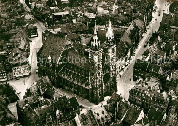 Nuernberg St. Lorenzkirche Fliegeraufnahme