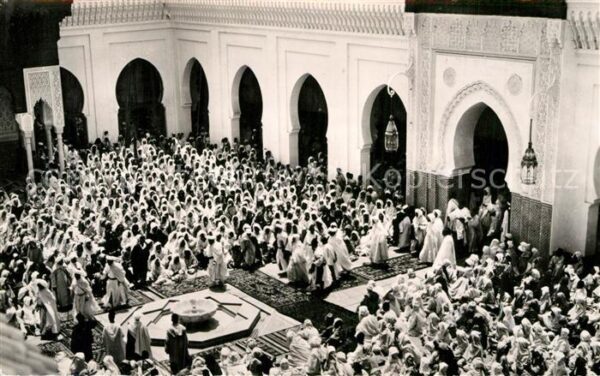 Casablanca Sa Majeste le Roi Mohammed V rentre dan