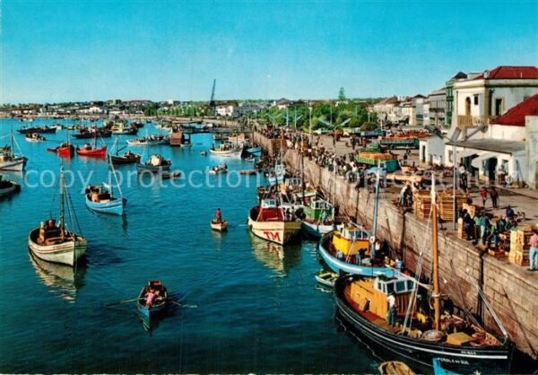 Portimao Hafen Fischerboote Uferstrasse