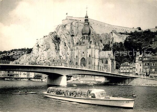 Dinant Wallonie Bateau Pont sur la Meuse Chateau Colleg