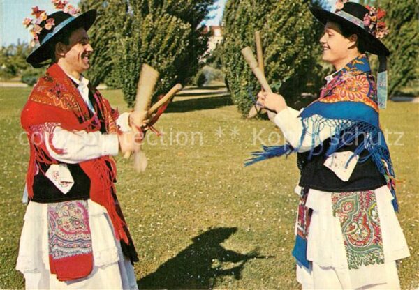 Trachten Portugal Miranda do Douro Pauliteiros dancando