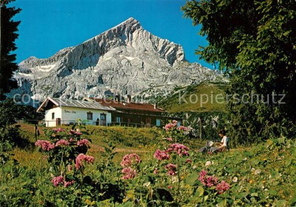 Garmisch-Partenkirchen Kreuzalm am Kreuzeck mit Alpspitze
