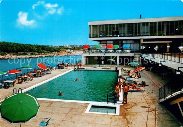 Pola Pula Croatia Zlatne stijene bazen