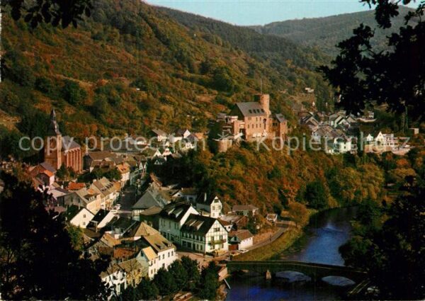 Heimbach Eifel mit Kirche und Burg