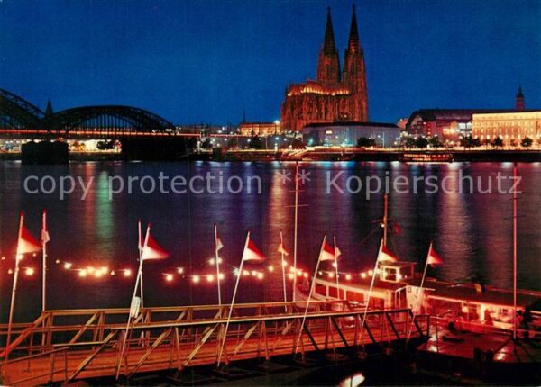 Koeln Rhein Rheinufer mit Dom und Hohenzollernbrück