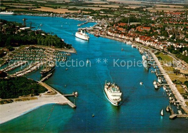 Travemuende Ostseebad Fliegeraufnahme Hafen