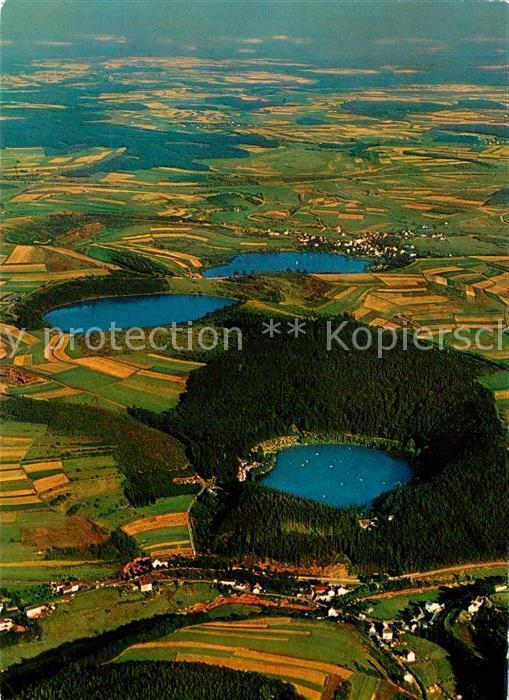 Daun Eifel Fliegeraufnahme Gem?ndener-Maar Weinfel