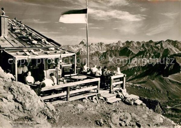 Oberstdorf Nebelhorn Gipfelhaus mit Blick auf Hoch