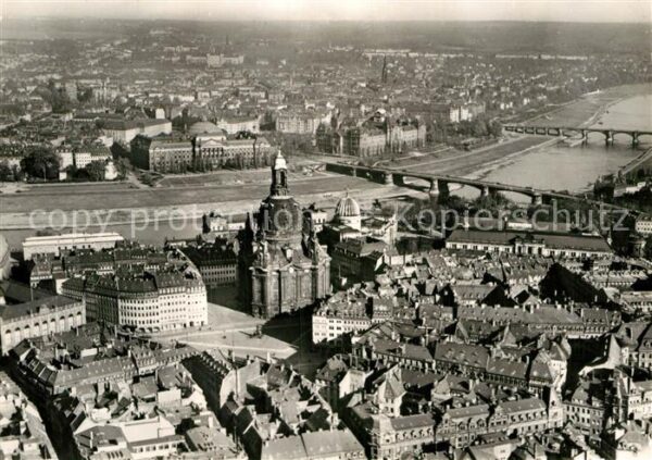 Dresden Neumarkt und Frauenkirche Fliegeraufnah