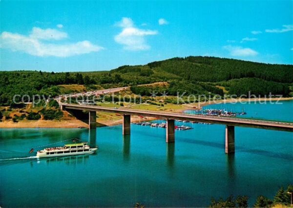 Biggesee Neu Sonderner Talbrücke mit Personensch