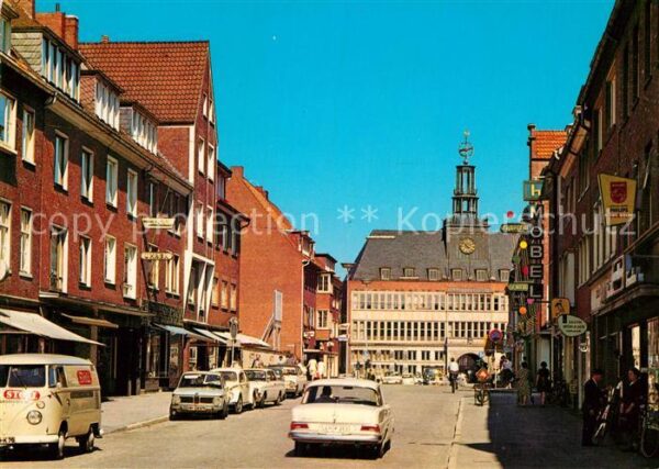Emden Ostfriesland Grosse Strasse mit Rathaus
