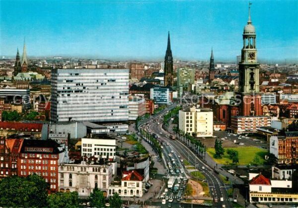 Hamburg Ost West Strasse mit den Türmen der Sta