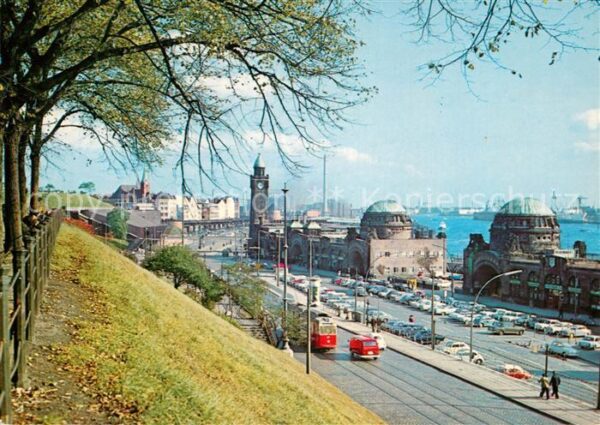 Hamburg St Pauli Landungsbrücke