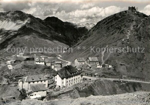 Passo dello Stelvio verso Piz Umbrail e Svizzera Stilfserjo