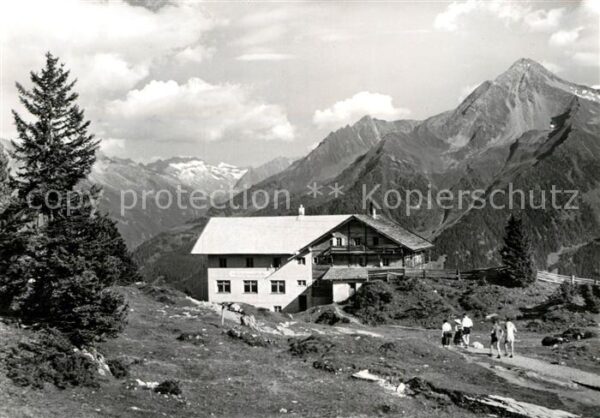 Gschoesswandhuette Zillertal gegen Zillergrund und Ahornspitze Zille