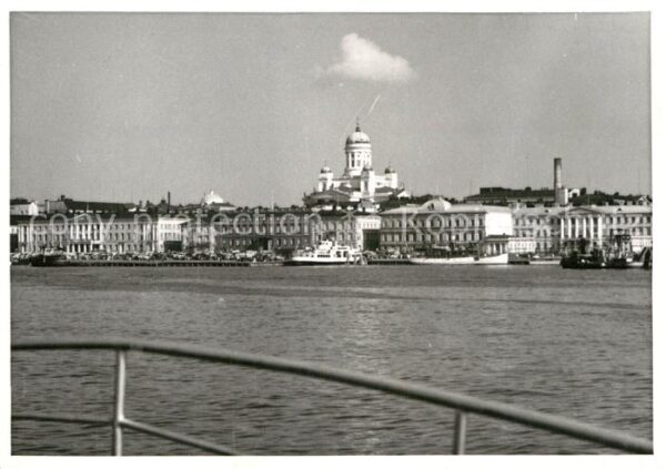 Helsinki Südhafen mit Blick zur Domkirche