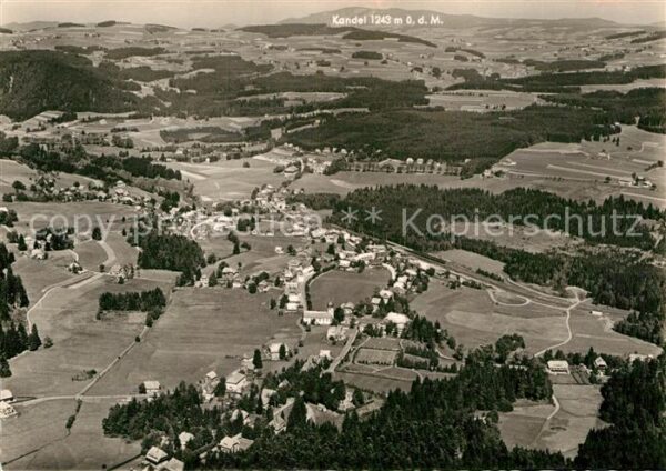 Hinterzarten Luftkurort im Schwarzwald Fliegeraufnah