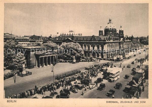 Berlin Ehrenmal Zeughaus und Dom
