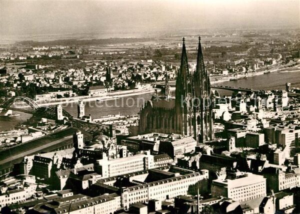 Koeln Rhein Dom Rhein Brücke Fliegeraufnahme