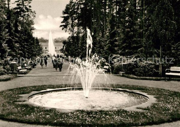 Bad Lippspringe Hauptallee im Kaiser Karls Platz Spring