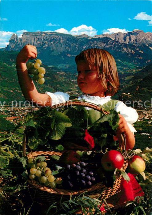 Kinder Child Enfants Äpfel Trauben