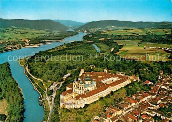 Melk Donau Fliegeraufnahme Benediktinerstift Baroc