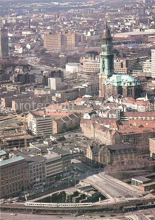 Hamburg Fliegeraufnahme mit U-Bahn