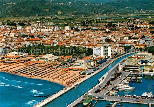 Viareggio Fliegeraufnahme Hafen