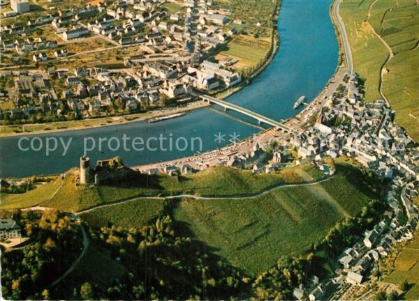 Bernkastel-Kues mit Jugendherberge und Burgruine Landsh