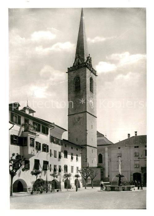 Caldaro Kaltern Platz Brunnen Kirche