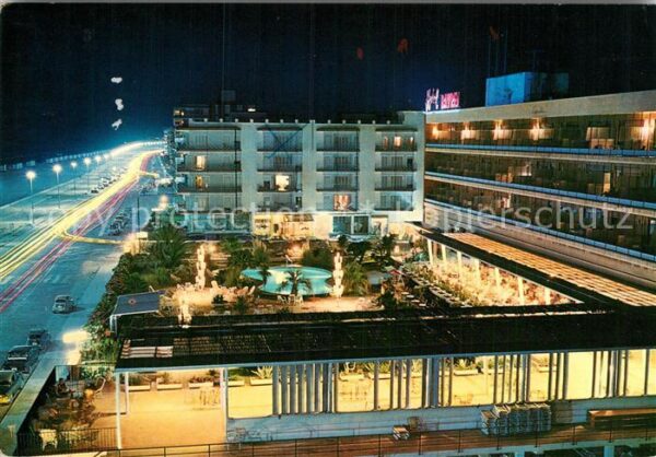 Gandia Playa y Hotel Bayren de noche