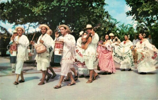 Panama Typical group of folklore entertainers