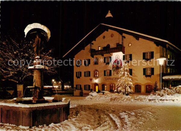 Mayrhofen Zillertal Dorfplatz in Winternacht