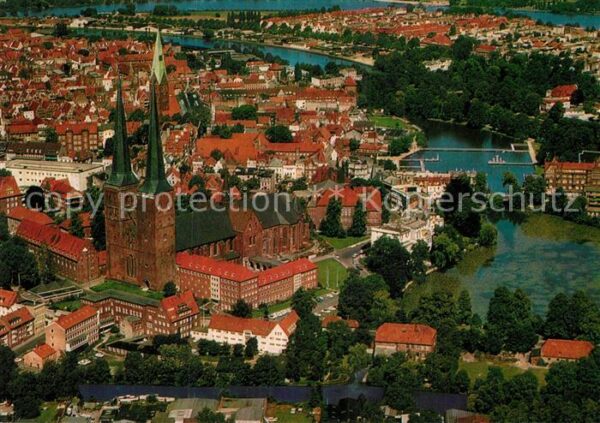 Luebeck Stadtzentrum Kirche Hansestadt Fliegera