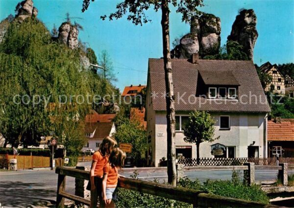 Tuechersfeld Teilansicht Felsendorf Kinder an der Br