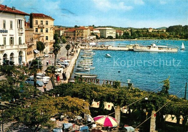Porec Uferstrasse am Hafen
