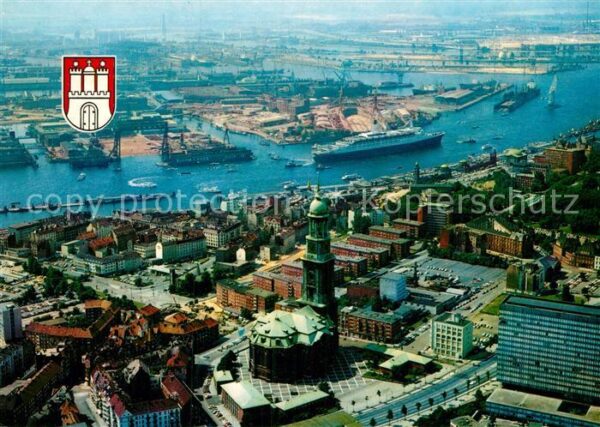 Hamburg Michaeliskirche und Hafen Fliegeraufnah