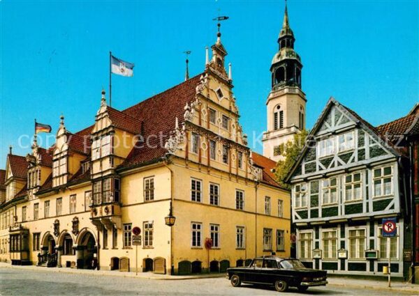 Celle Niedersachsen Rathaus und Stadtkirche