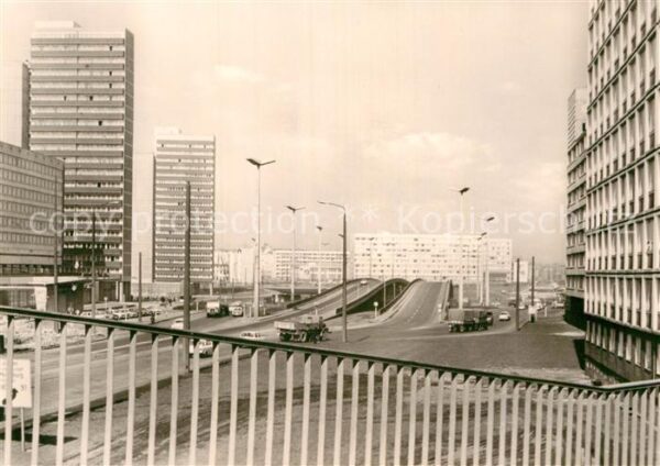 Halle Saale Thälmannplatz mit Hochstrasse Hochhäuse
