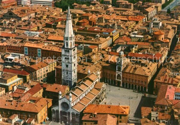 Modena Emilia-Romagna Centro Chiesa veduta aerea