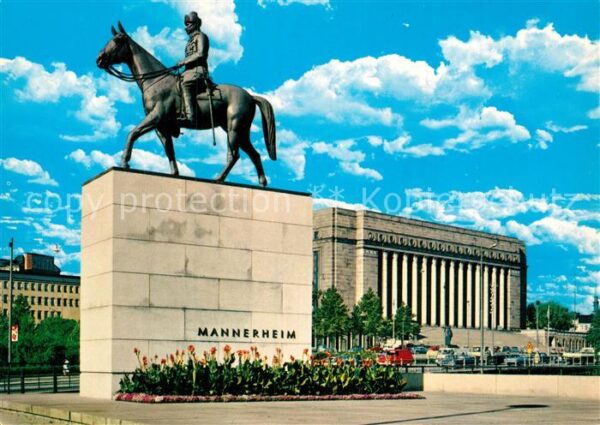 Helsinki Mannerheimin ratsastajanpatsas ja edusk