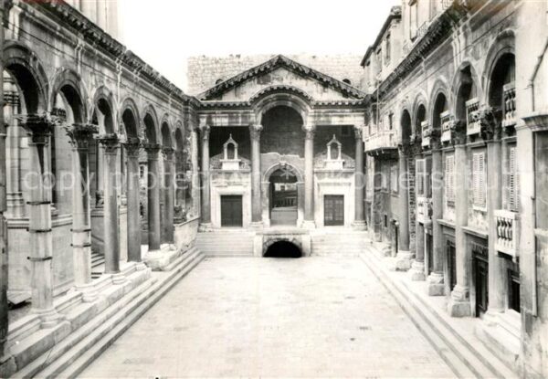 Split Spalato Peristil