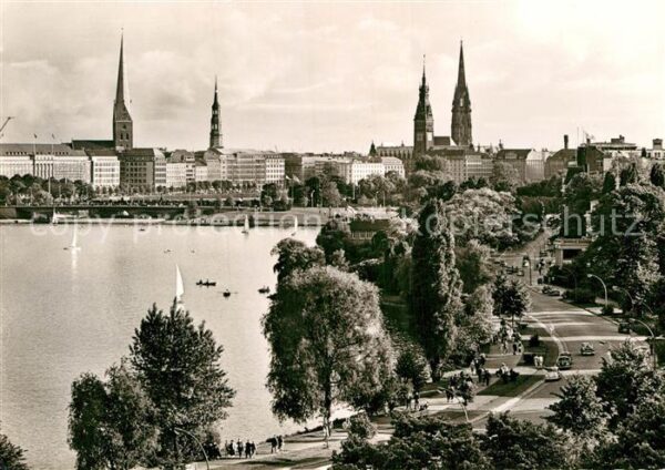 Hamburg Aussenalster Türme der Stadt