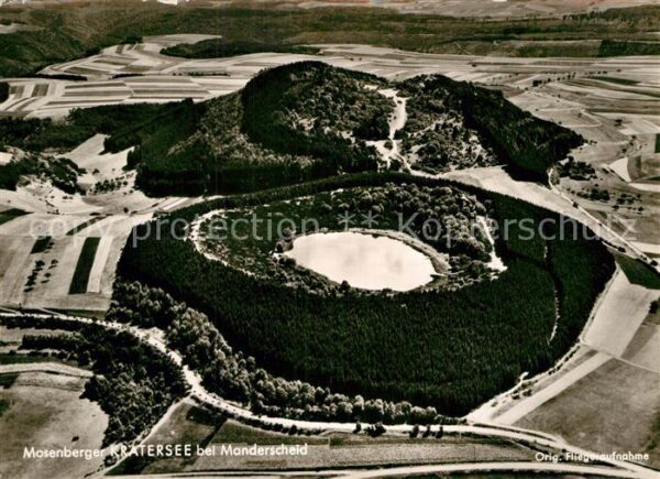 Manderscheid Eifel Fliegeraufnahme Mosenberger Kratersee