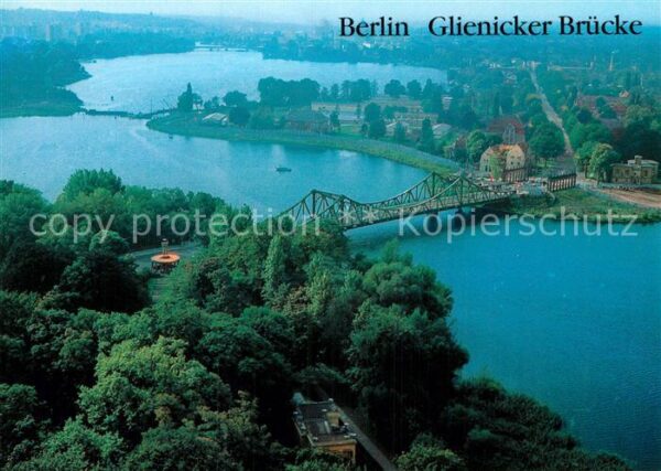 Berlin Fliegeraufnahme Glienicker Brücke